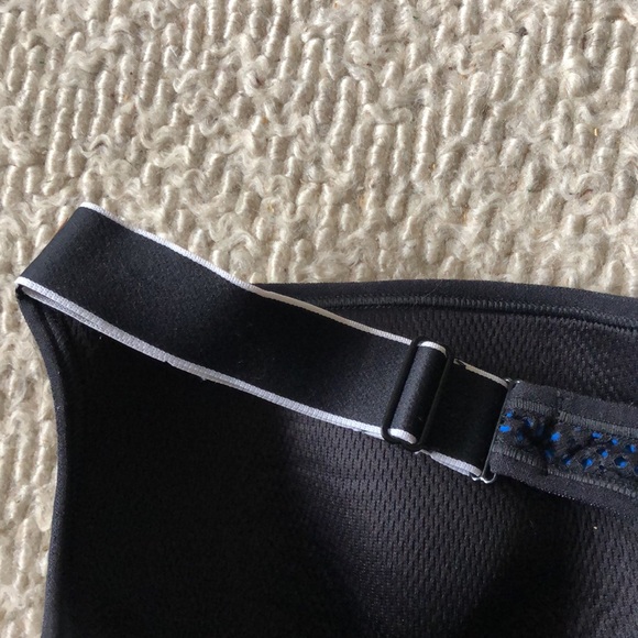 Maidenform front zip mounded cup sports bra - Picture 7 of 9